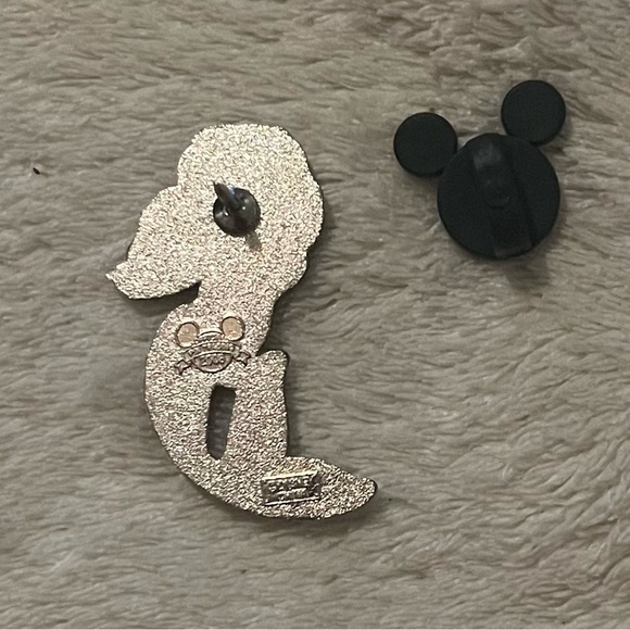 Disney Little Mermaid 2008 Disney Parks Trading Pin - Picture 3 of 4